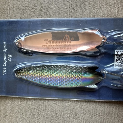 With less salmon showing up in the rivers of Scotland each year it's time to introduce more intelligent and better thought out salmon lures. In spin fishing we still have had zero input from knowledgeable salmon anglers since the 1970's and our lures are mainly bi-products of other targeted species that just so happen to work with salmon even though their design is often not ideal. This 27g 'live' sprat scale pattern replica will be the first of many advanced salmon lure designs that Jock Monteith is currently working on.